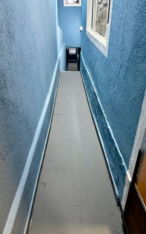 Casa à venda com 150m², 2 quartos e 2 vagas Casa à venda com 150m², 2 quartos e 2 vagasÁrea externa