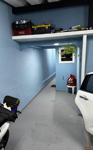 Casa à venda com 150m², 2 quartos e 2 vagas Casa à venda com 150m², 2 quartos e 2 vagasÁrea externa