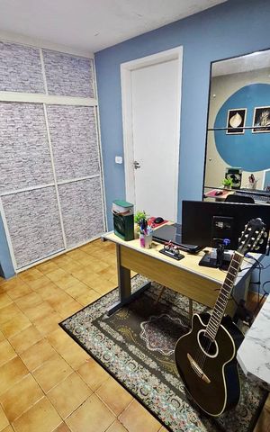 Casa à venda com 150m², 2 quartos e 2 vagas Casa à venda com 150m², 2 quartos e 2 vagasSala