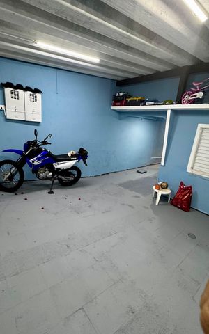 Casa à venda com 150m², 2 quartos e 2 vagas Casa à venda com 150m², 2 quartos e 2 vagasÁrea externa