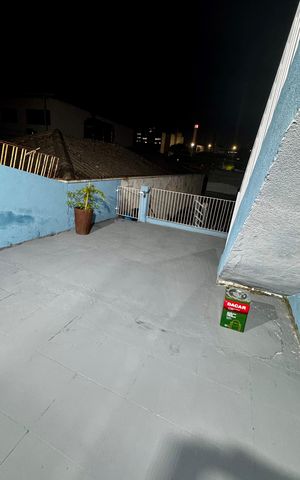 Casa à venda com 150m², 2 quartos e 2 vagas Casa à venda com 150m², 2 quartos e 2 vagasÁrea externa