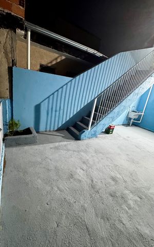 Casa à venda com 150m², 2 quartos e 2 vagas Casa à venda com 150m², 2 quartos e 2 vagasÁrea externa