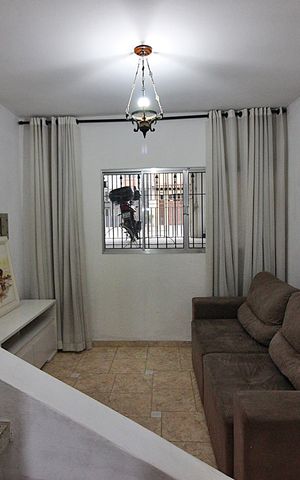 Casa à venda com 119m², 2 quartos e 2 vagasSala