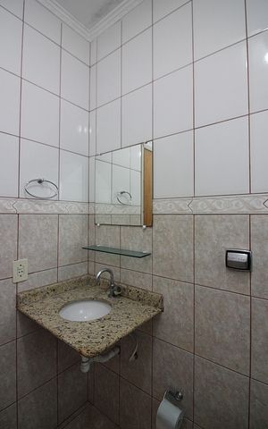 Casa à venda com 119m², 2 quartos e 2 vagasBanheiro Social