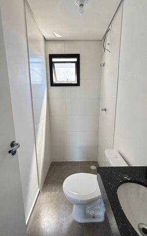 Apartamento à venda com 106m², 2 quartos e 2 vagas Apartamento à venda com 106m², 2 quartos e 2 vagasBanheiro da Suíte