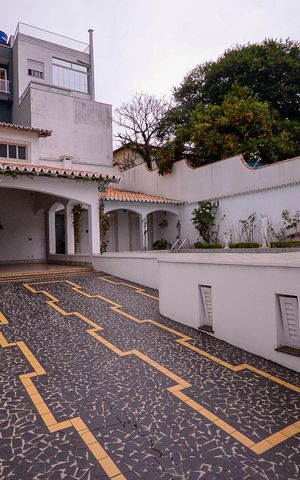 Casa à venda com 560m², 5 quartos e 4 vagasGaragem