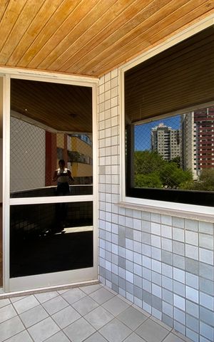 Apartamento para alugar com 196m², 3 quartos e 2 vagas Apartamento para alugar com 196m², 3 quartos e 2 vagasVaranda