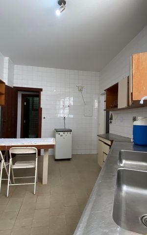 Apartamento para alugar com 196m², 3 quartos e 2 vagas Apartamento para alugar com 196m², 3 quartos e 2 vagasCozinha