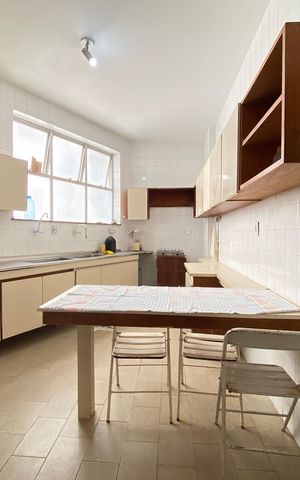 Apartamento para alugar com 196m², 3 quartos e 2 vagas Apartamento para alugar com 196m², 3 quartos e 2 vagasCozinha