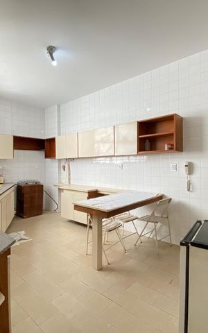 Apartamento para alugar com 196m², 3 quartos e 2 vagas Apartamento para alugar com 196m², 3 quartos e 2 vagasCozinha