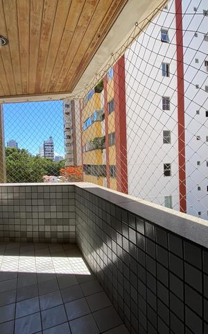 Apartamento para alugar com 196m², 3 quartos e 2 vagas Apartamento para alugar com 196m², 3 quartos e 2 vagasVaranda