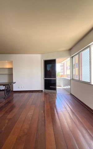 Apartamento para alugar com 196m², 3 quartos e 2 vagas Apartamento para alugar com 196m², 3 quartos e 2 vagasSala