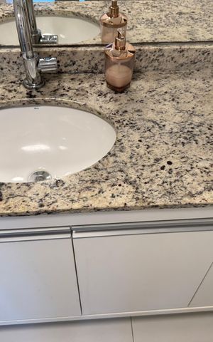 Apartamento à venda com 83m², 2 quartos e 1 vagaBanheiro Social