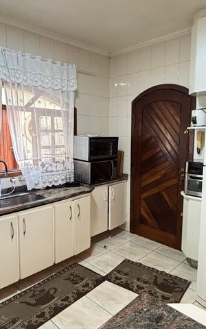 Casa à venda com 221m², 3 quartos e 2 vagas Casa à venda com 221m², 3 quartos e 2 vagasCozinha