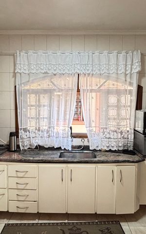 Casa à venda com 221m², 3 quartos e 2 vagas Casa à venda com 221m², 3 quartos e 2 vagasCozinha