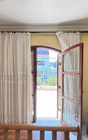 Casa à venda com 221m², 3 quartos e 2 vagas Casa à venda com 221m², 3 quartos e 2 vagasSuite