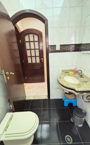 Casa à venda com 221m², 3 quartos e 2 vagas Casa à venda com 221m², 3 quartos e 2 vagasBanheiro 2