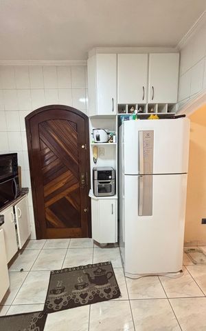 Casa à venda com 221m², 3 quartos e 2 vagas Casa à venda com 221m², 3 quartos e 2 vagasCozinha