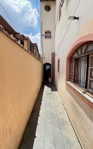 Casa à venda com 221m², 3 quartos e 2 vagas Casa à venda com 221m², 3 quartos e 2 vagasCorredor
