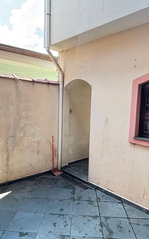 Casa à venda com 221m², 3 quartos e 2 vagas Casa à venda com 221m², 3 quartos e 2 vagasQuintal
