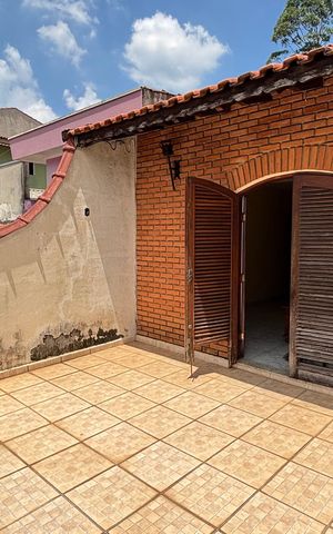 Casa à venda com 221m², 3 quartos e 2 vagas Casa à venda com 221m², 3 quartos e 2 vagasSuite Varanda