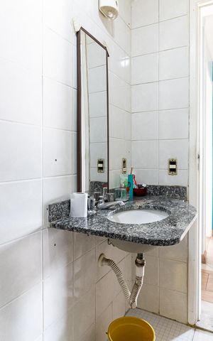 Apartamento à venda com 74m², 3 quartos e 1 vaga Apartamento à venda com 74m², 3 quartos e 1 vagaBanheiro Social