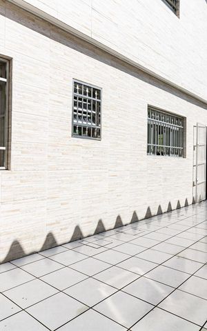 Casa à venda com 239m², 3 quartos e 6 vagas Casa à venda com 239m², 3 quartos e 6 vagasQuintal