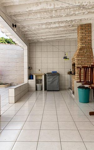 Casa à venda com 239m², 3 quartos e 6 vagas Casa à venda com 239m², 3 quartos e 6 vagasÁrea da Churrasqueira