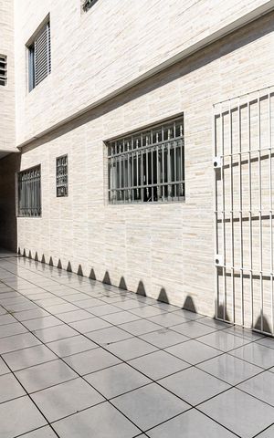 Casa à venda com 239m², 3 quartos e 6 vagas Casa à venda com 239m², 3 quartos e 6 vagasQuintal