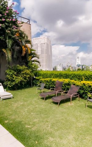 Casa à venda com 360m², 4 quartos e 3 vagas Casa à venda com 360m², 4 quartos e 3 vagasPiscina