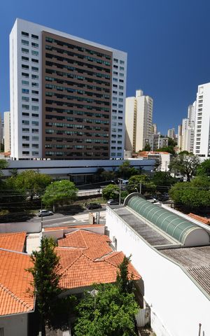 Apartamento à venda com 136m², 3 quartos e 2 vagasQuarto 2 - Vista