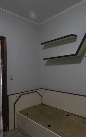 Casa à venda com 290m², 6 quartos e 3 vagas Casa à venda com 290m², 6 quartos e 3 vagasQuarto 3