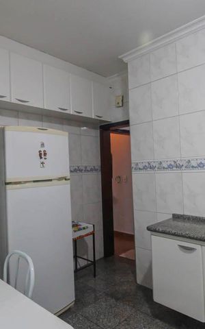 Casa à venda com 290m², 6 quartos e 3 vagas Casa à venda com 290m², 6 quartos e 3 vagasCozinha 2