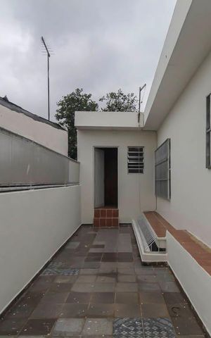 Casa à venda com 290m², 6 quartos e 3 vagas Casa à venda com 290m², 6 quartos e 3 vagasQuintal 1