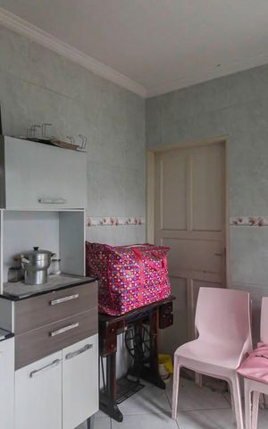 Casa à venda com 290m², 6 quartos e 3 vagas Casa à venda com 290m², 6 quartos e 3 vagasCozinha 3