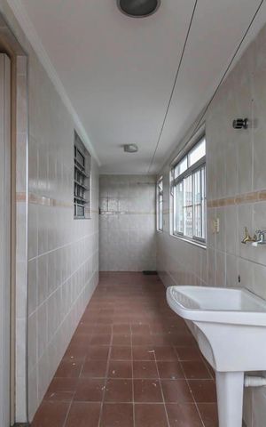 Casa à venda com 290m², 6 quartos e 3 vagas Casa à venda com 290m², 6 quartos e 3 vagasÁrea de Serviço 1