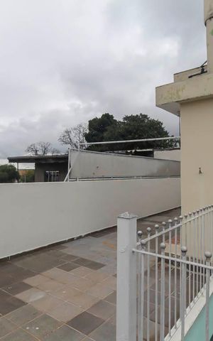 Casa à venda com 290m², 6 quartos e 3 vagas Casa à venda com 290m², 6 quartos e 3 vagasQuintal 1