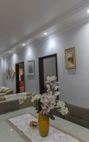 Casa à venda com 290m², 6 quartos e 3 vagas Casa à venda com 290m², 6 quartos e 3 vagasSala 2
