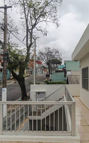 Casa à venda com 290m², 6 quartos e 3 vagas Casa à venda com 290m², 6 quartos e 3 vagasSacada da Sala 1