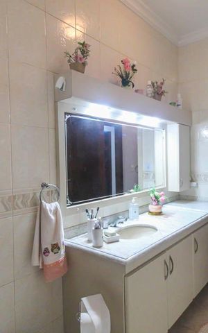 Casa à venda com 290m², 6 quartos e 3 vagas Casa à venda com 290m², 6 quartos e 3 vagasBanheiro 2