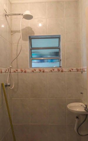 Casa à venda com 290m², 6 quartos e 3 vagas Casa à venda com 290m², 6 quartos e 3 vagasBanheiro 3