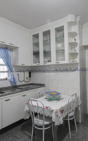 Casa à venda com 290m², 6 quartos e 3 vagas Casa à venda com 290m², 6 quartos e 3 vagasCozinha 2