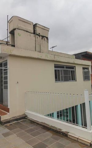 Casa à venda com 290m², 6 quartos e 3 vagas Casa à venda com 290m², 6 quartos e 3 vagasQuintal 1