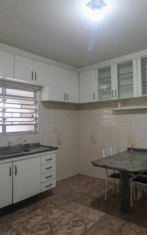 Casa à venda com 290m², 6 quartos e 3 vagas Casa à venda com 290m², 6 quartos e 3 vagasCozinha 1