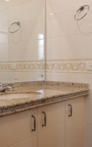 Apartamento à venda com 180m², 3 quartos e 4 vagasBanheiro suite 2