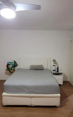 Casa de condomínio à venda com 92m², 4 quartos e 2 vagas Casa de condomínio à venda com 92m², 4 quartos e 2 vagasQuarto