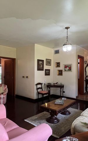 Casa para alugar com 485m², 4 quartos e 4 vagas Casa para alugar com 485m², 4 quartos e 4 vagasSala