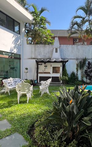 Casa para alugar com 485m², 4 quartos e 4 vagas Casa para alugar com 485m², 4 quartos e 4 vagasQuintal