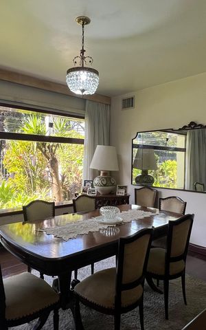Casa para alugar com 485m², 4 quartos e 4 vagas Casa para alugar com 485m², 4 quartos e 4 vagasSala de Jantar