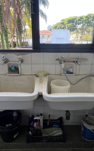 Casa para alugar com 485m², 4 quartos e 4 vagas Casa para alugar com 485m², 4 quartos e 4 vagasLavanderia